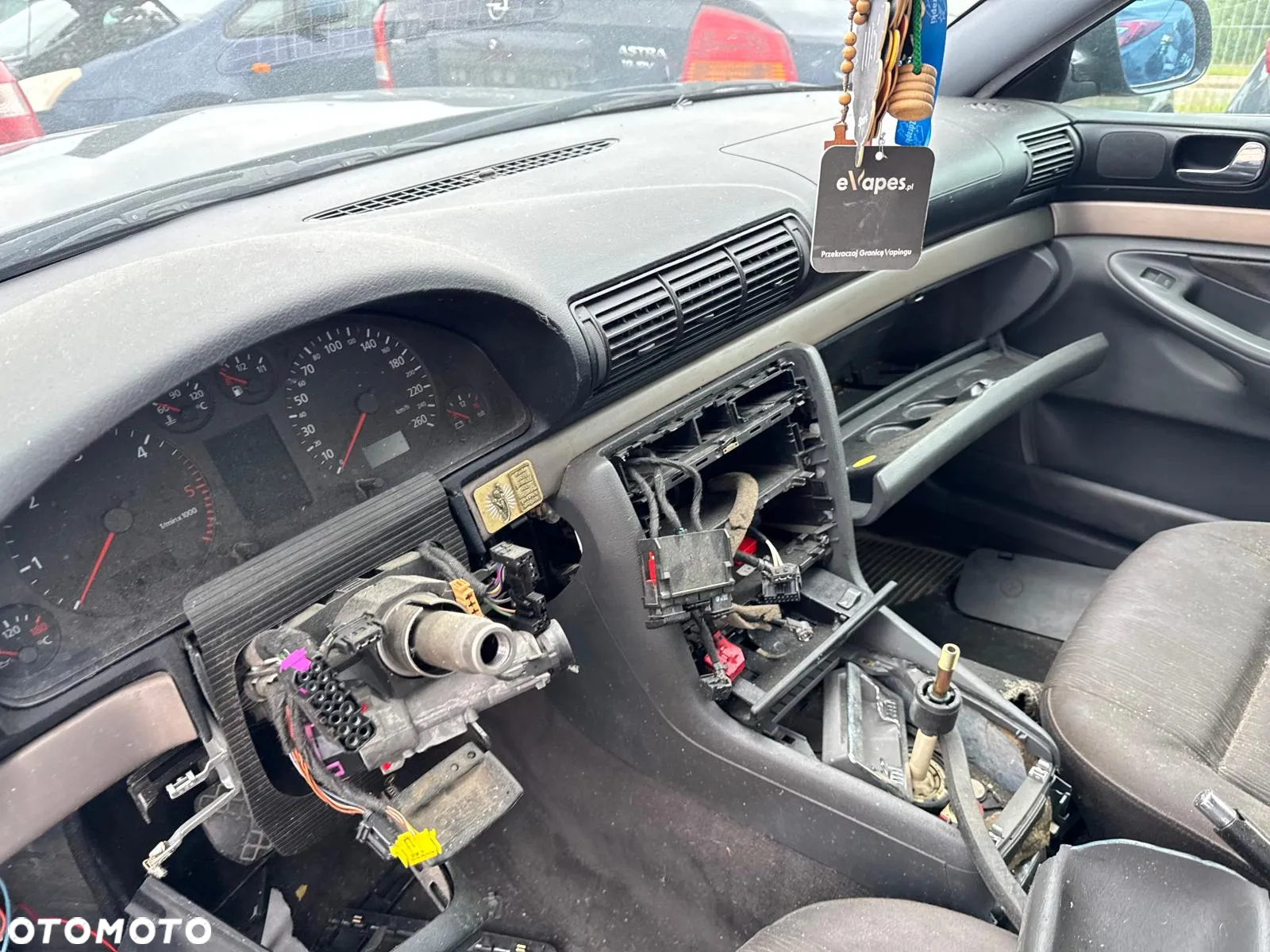 AUDI A4 kombi 2002 1.9 TDI - samochód cały na CZĘŚCI - 4