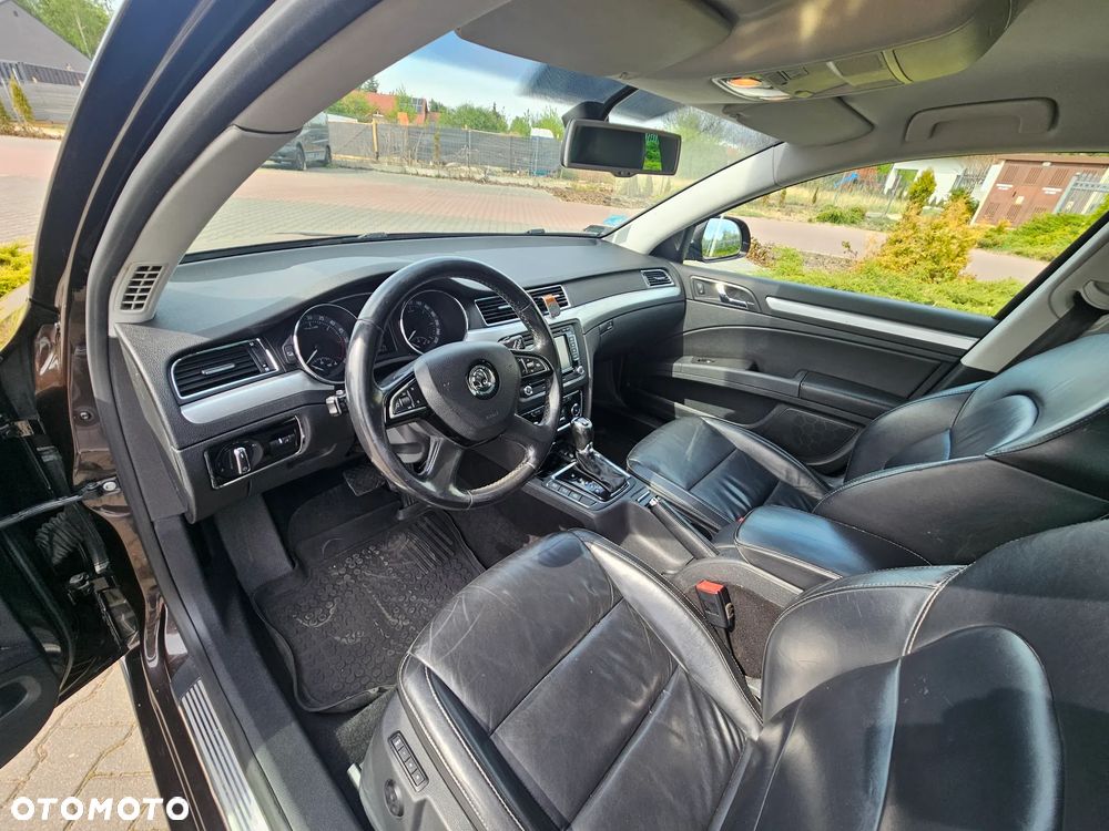 Skoda Superb 2.0 TDI 4x4 Business DSG - 5