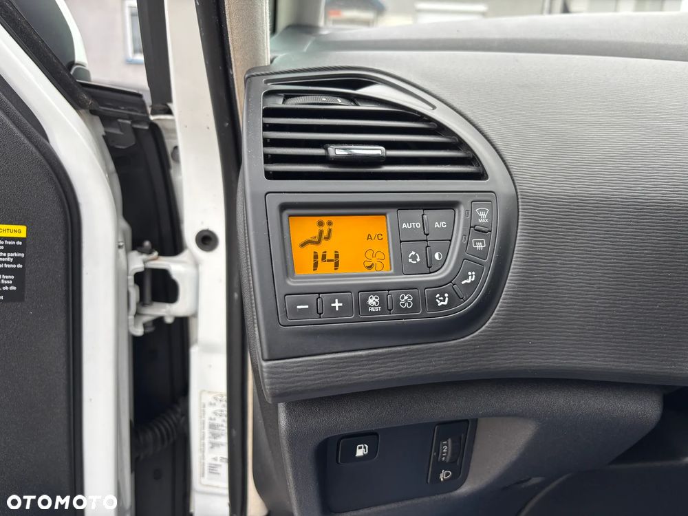 Citroën C4 Grand Picasso VTi 120 Advance - 23