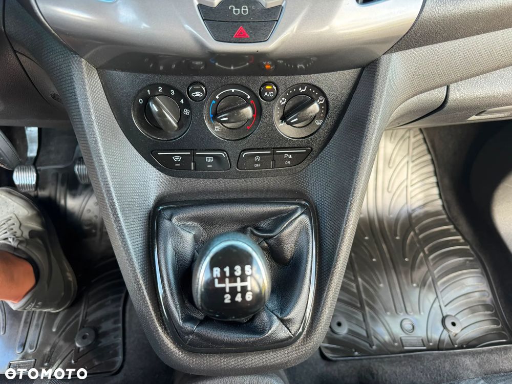 Ford Tourneo Connect 1.5 TDCi Start-Stop Trend - 12