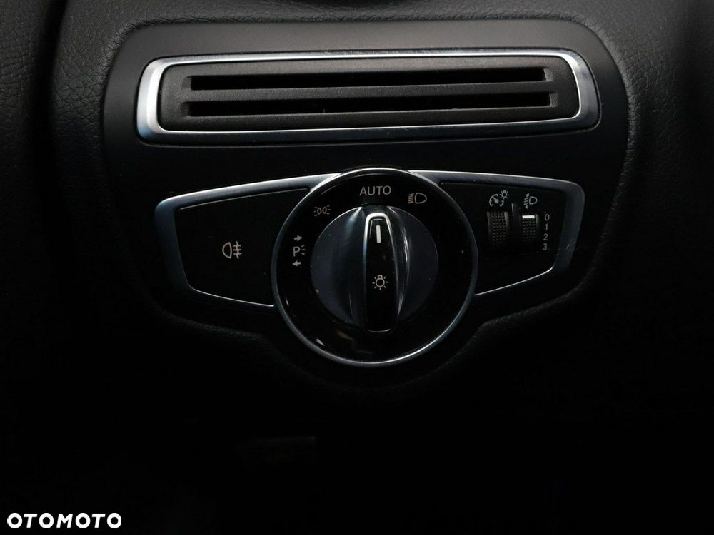 Mercedes-Benz Klasa C 180 9G-TRONIC Avantgarde - 36