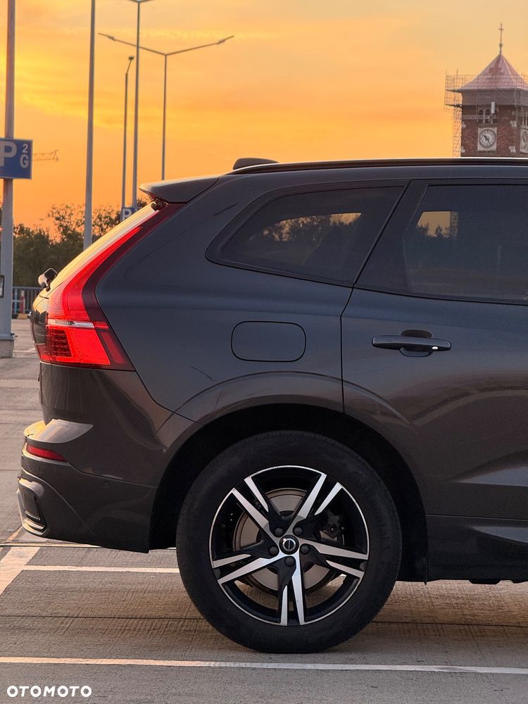 Volvo XC 60 B4 D Plus Dark - 12