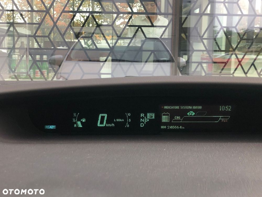 Toyota Prius 1.8 HSD Sol - 19