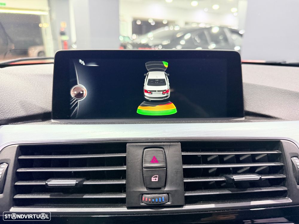 BMW 320 d Pack M - 17