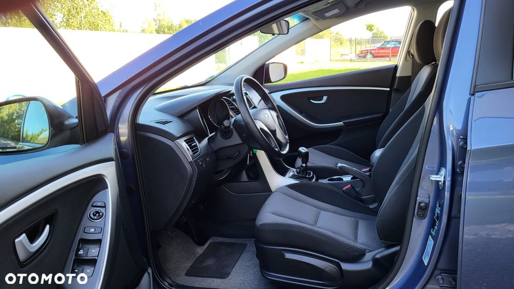 Hyundai i30 1.4 Intro Edition - 30
