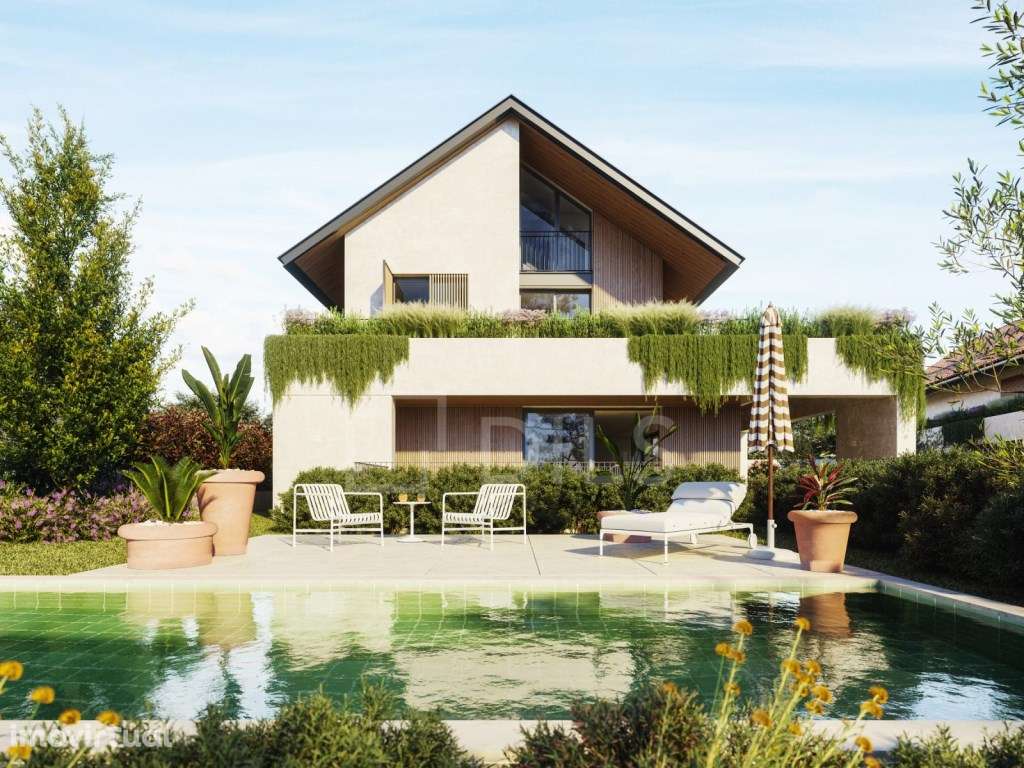 Moradia T4 com jardim, piscina e estacionamento no Estoril - Grande imagem: 2/23