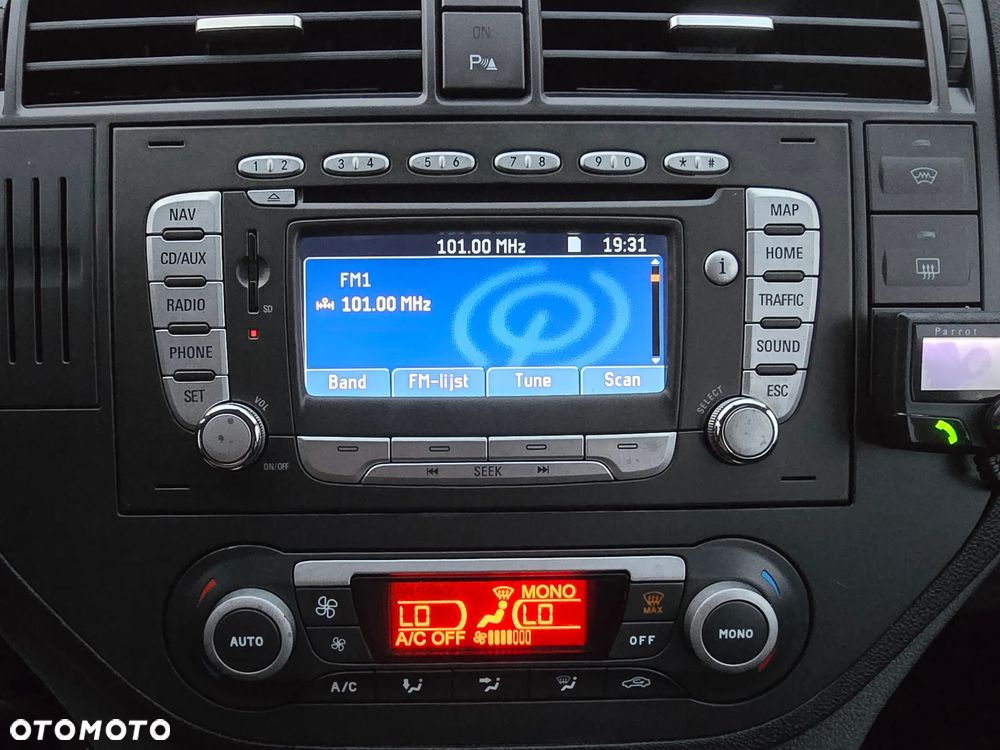 Ford C-MAX 1.8 Titanium - 35