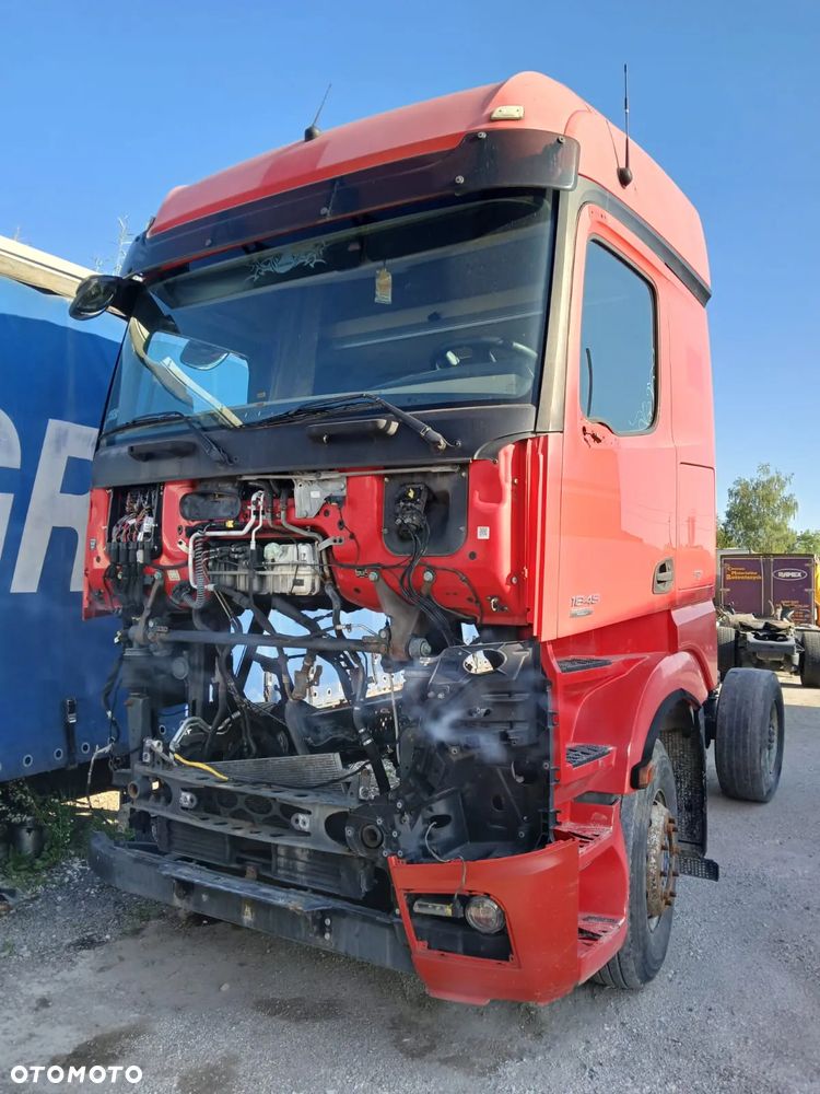 PODUSZKA KABINY PRZEDNIA PRAWA LEWA MERCEDES ACTROS MP4 - 5