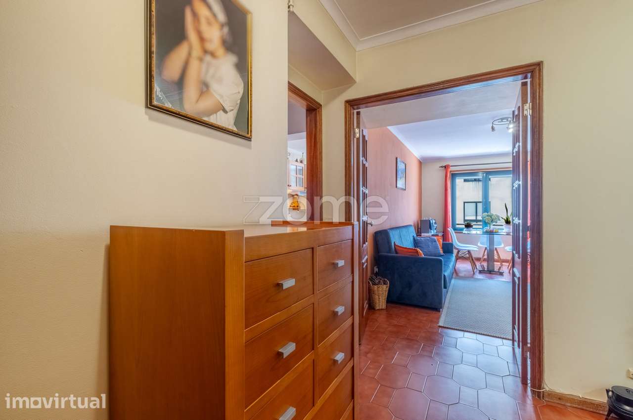 Apartamento T1+1 com varanda e 2 lugares de garagem - S.M. Infesta - Grande imagem: 4/32