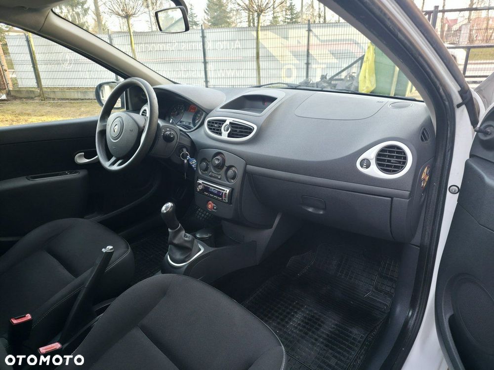 Renault Clio - 7