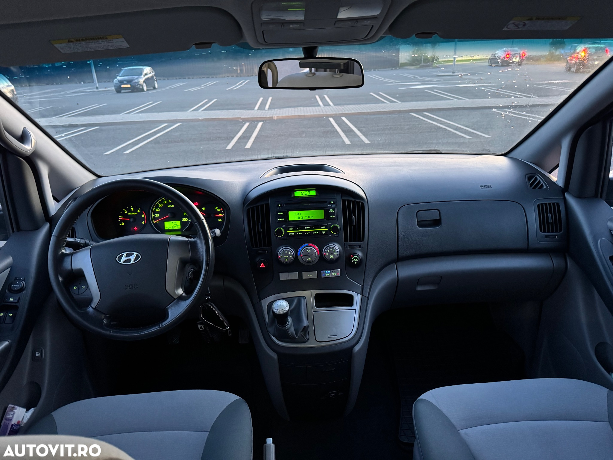 Hyundai H-1 2.5 CRDi Travel Comfort - 12