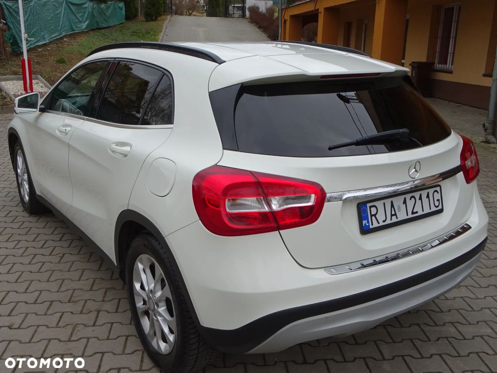 Mercedes-Benz GLA 180 (CDI) d - 32