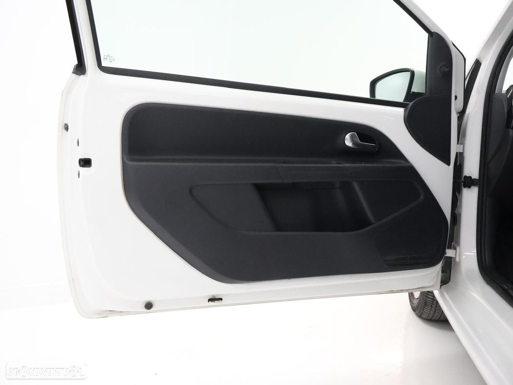 VW Up! 1.0 Take - 11