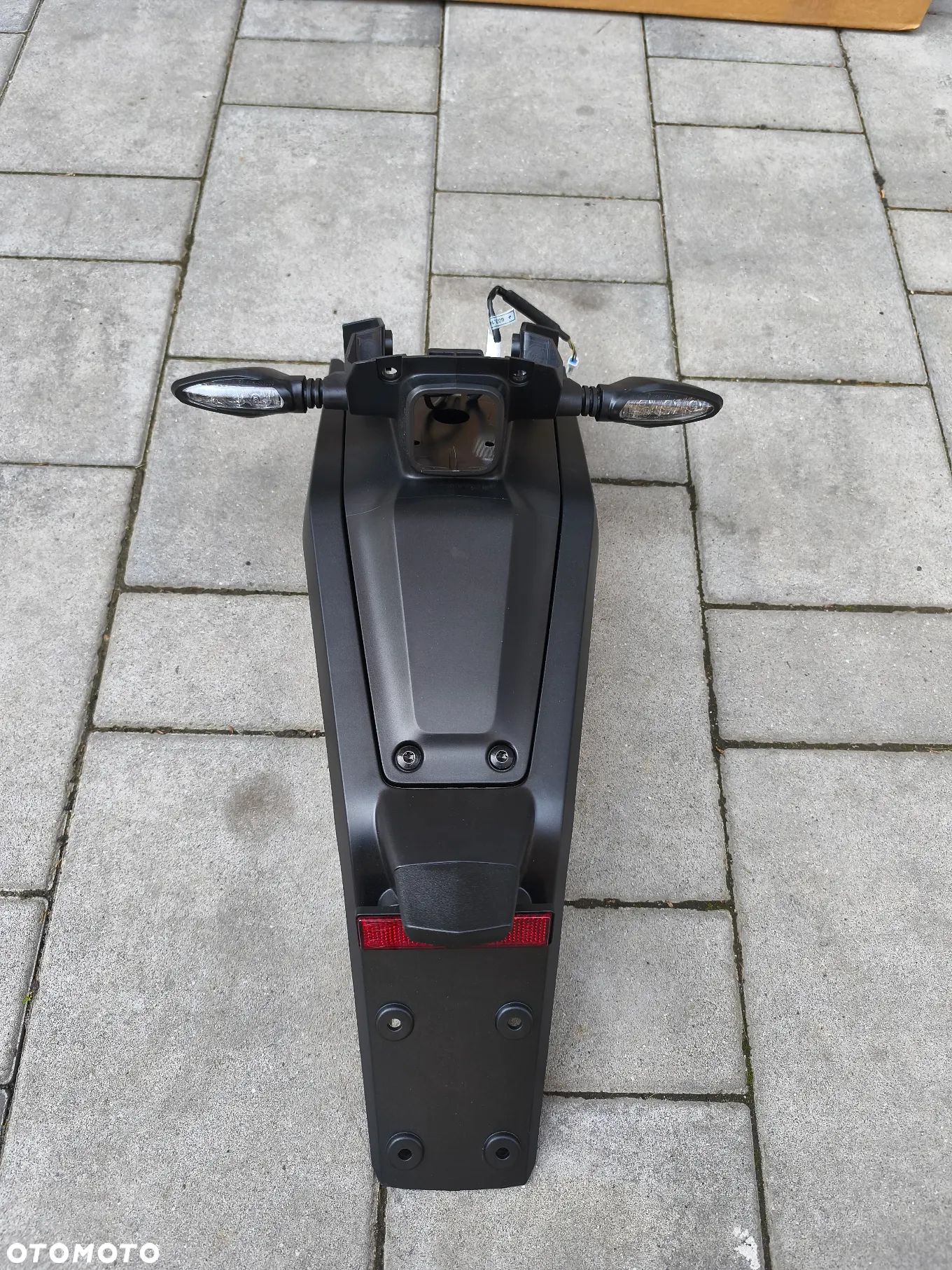 Mocowanie, podświetlenie tablicy rejestracyjnej, ogon, kierunkowskazy Husqvarna 701 SM - 1