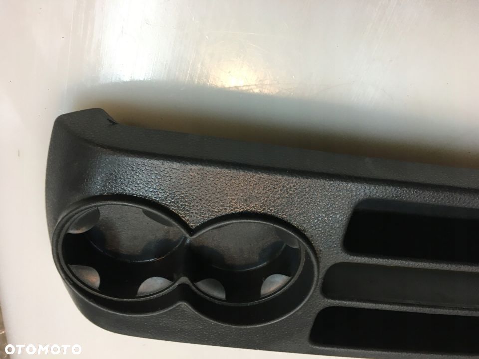 UCHWYT NA NAPOJE TUNEL ŚRODKOWY POLO 9N 6Q0863319H - 2