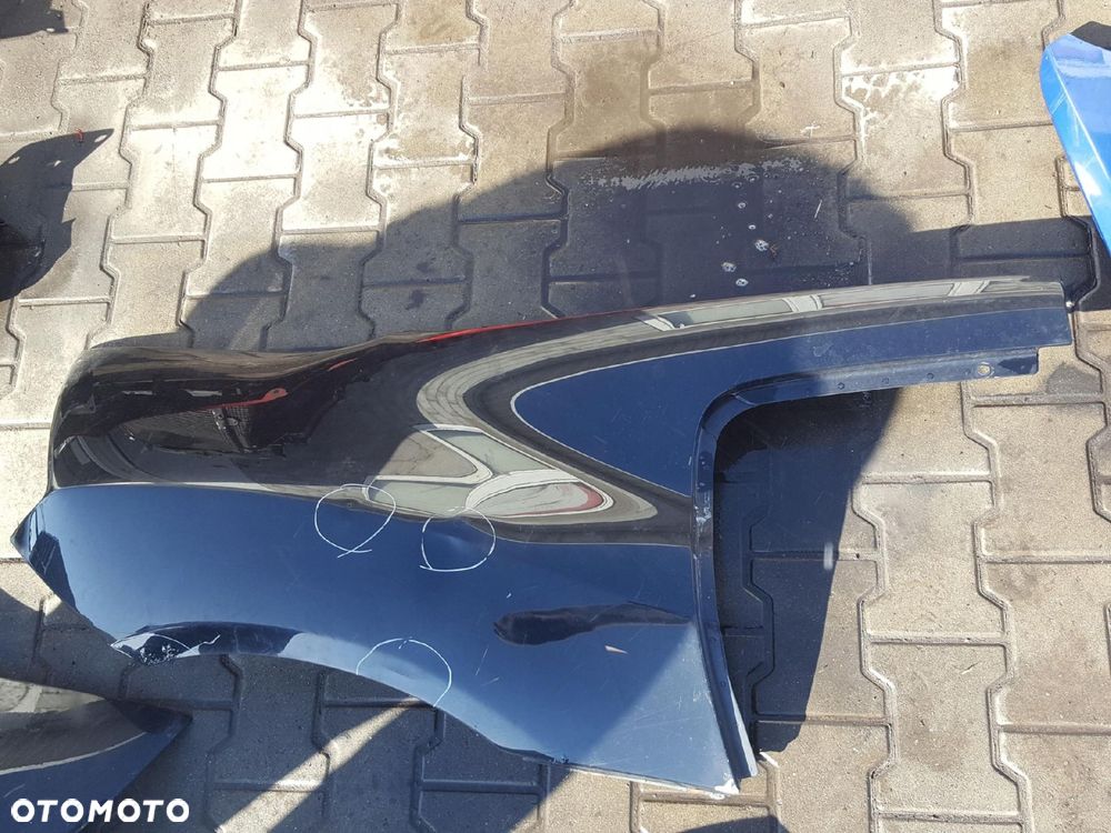 AUDI R8 420 06r- BŁOTNIK PRAWY TYŁ TYLNY