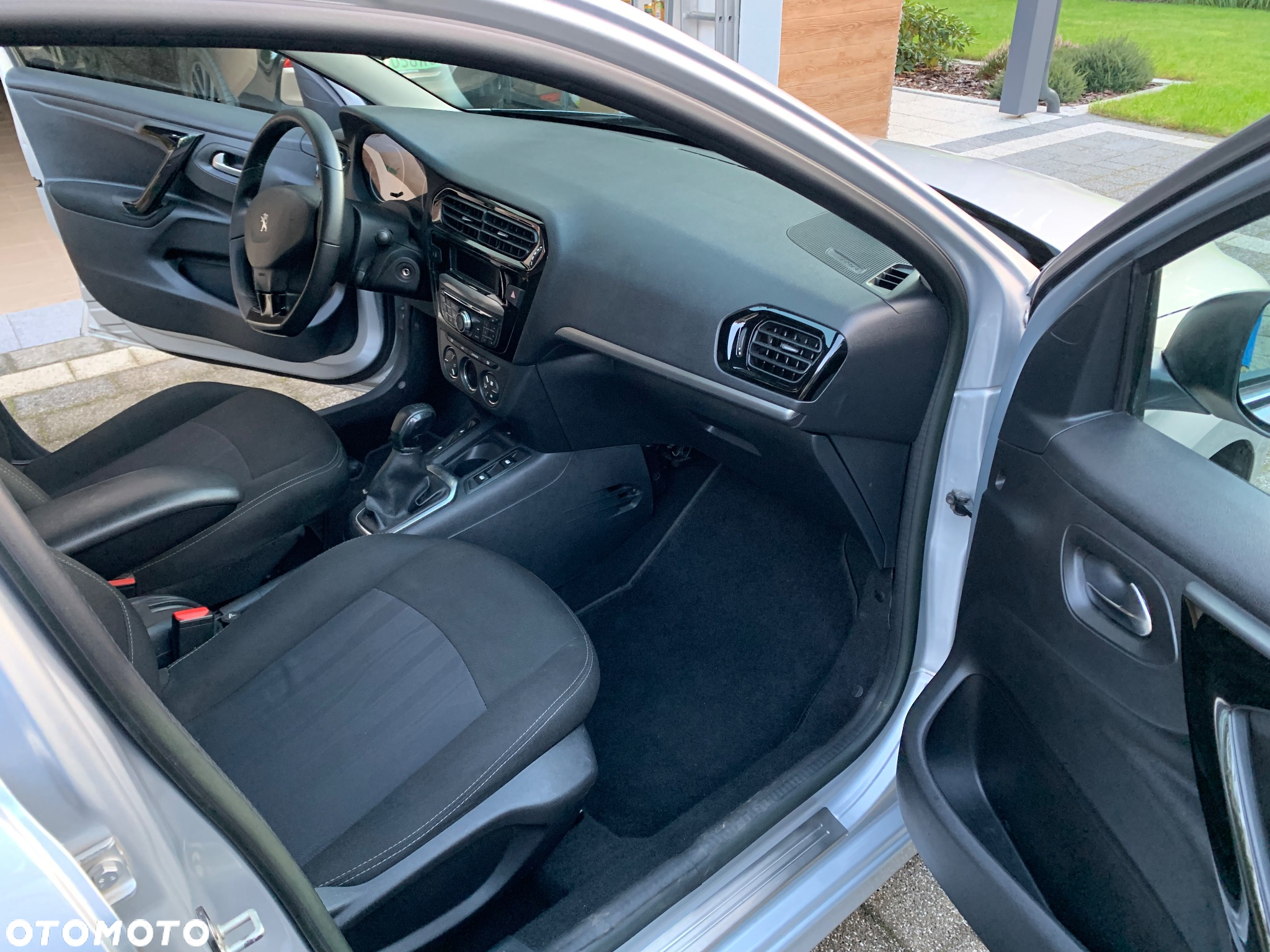 Peugeot 301 1.6 VTi Allure - 12