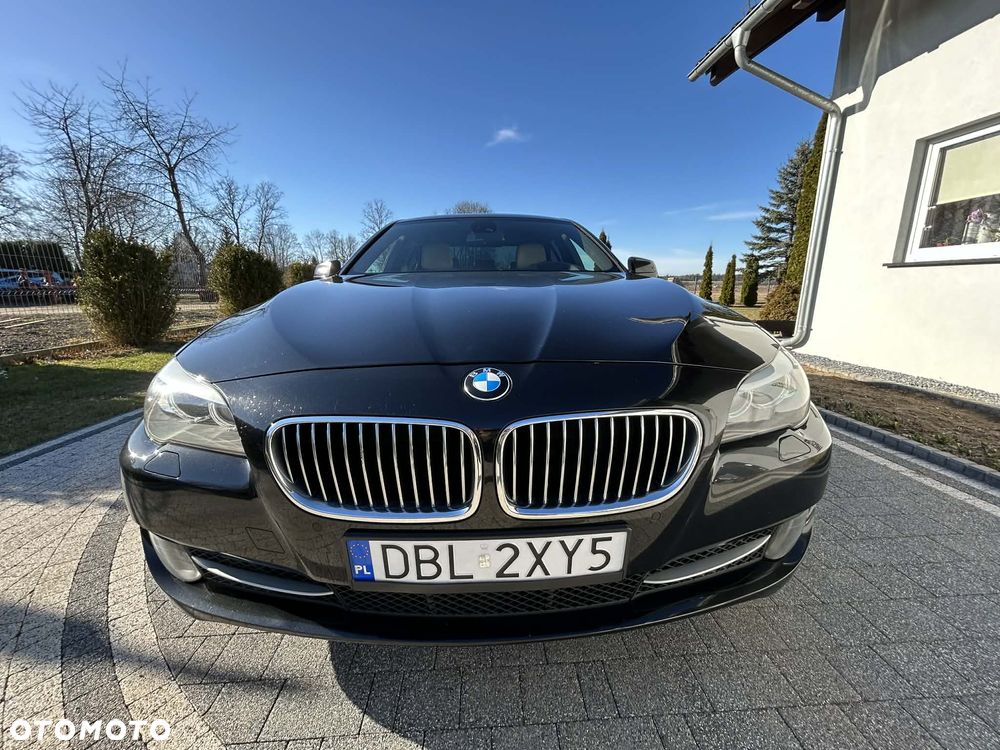 BMW Seria 5 525d Luxury Line - 2