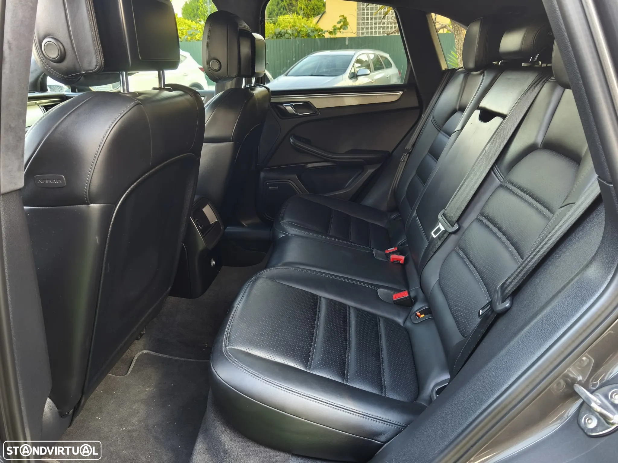 Porsche Macan Turbo - 15