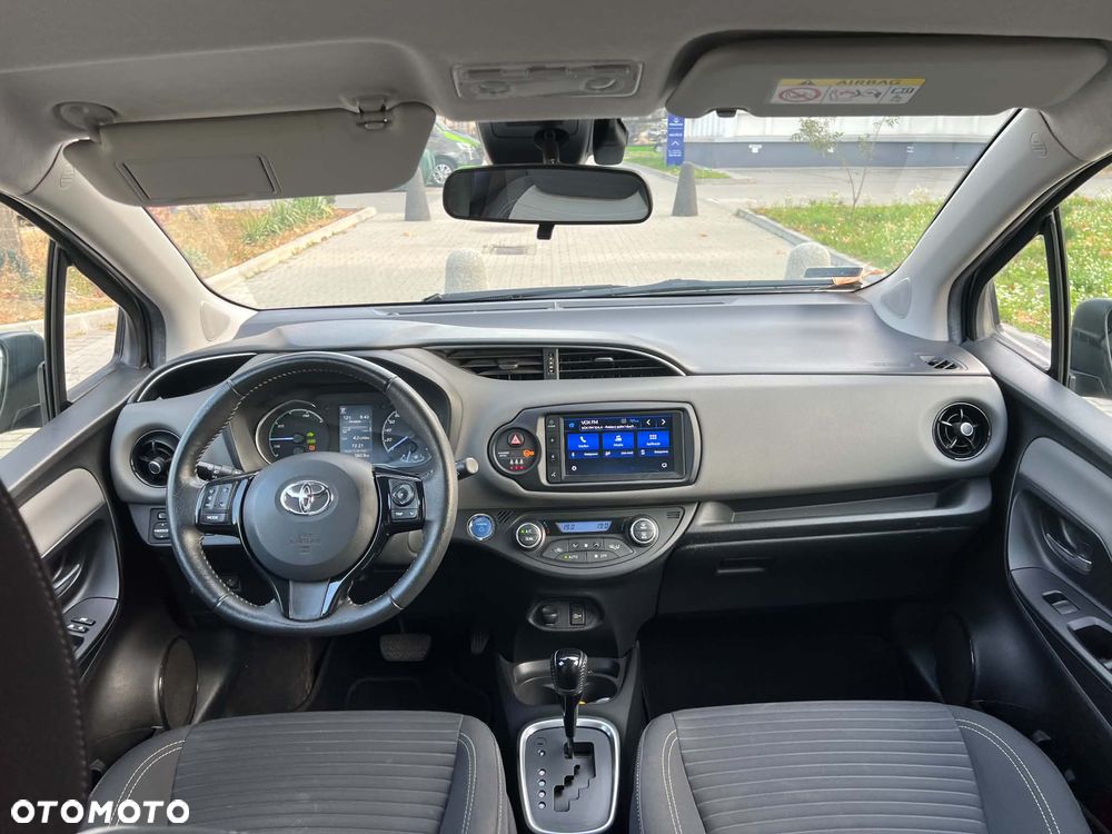 Toyota Yaris Hybrid 1.5 Selection Elegant - 9