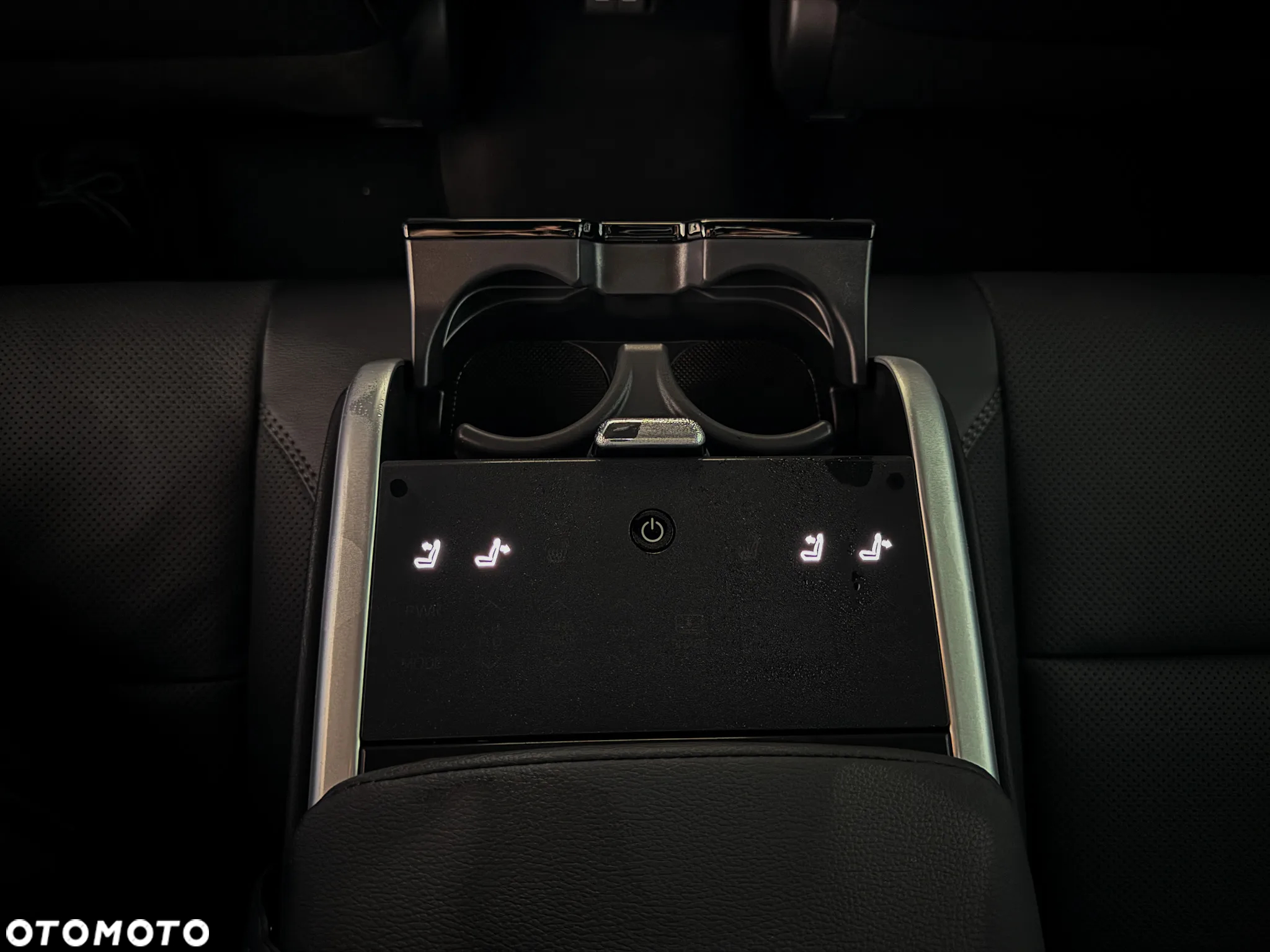 Toyota Camry - 11