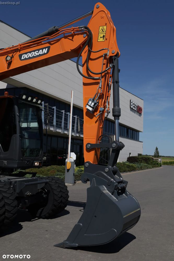 Doosan DX165W-5 - 18