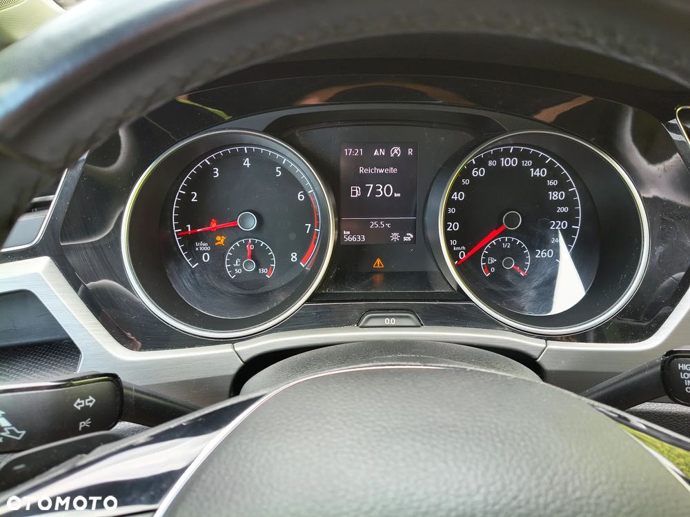 Volkswagen Touran - 10
