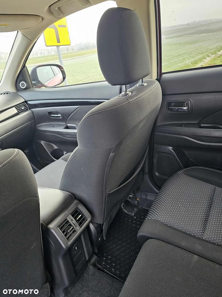 Mitsubishi Outlander 2.0 Intense + 4WD CVT - 21