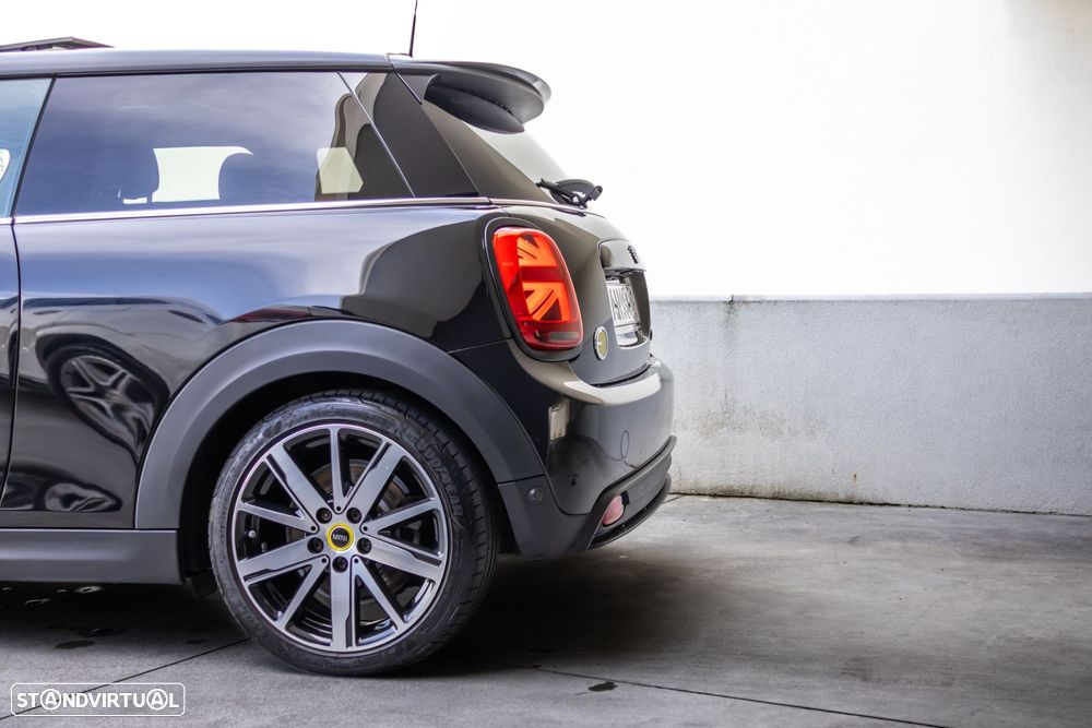 MINI 3 Portas Cooper E Classic S - 12