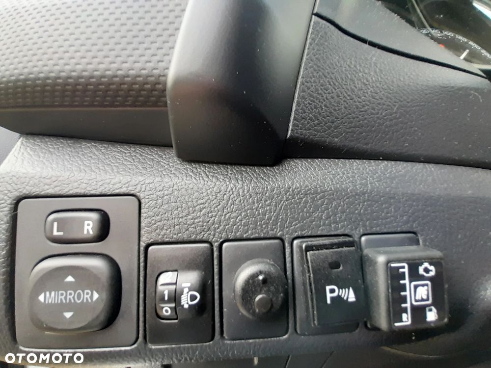 Toyota Auris 1.33 VVT-i Active - 32