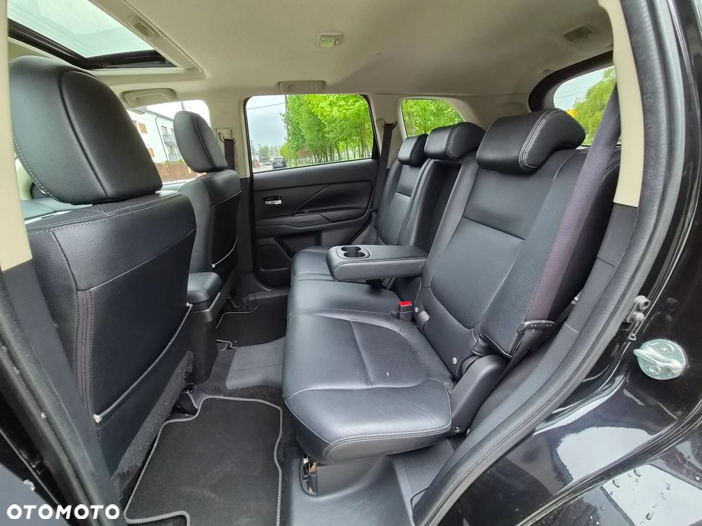 Mitsubishi Outlander 2.0 4WD Top - 7