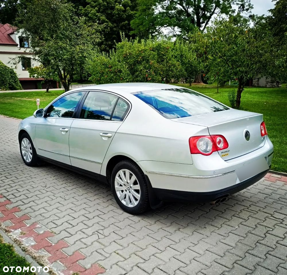 Volkswagen Passat 2.0 TDI Comfortline - 4