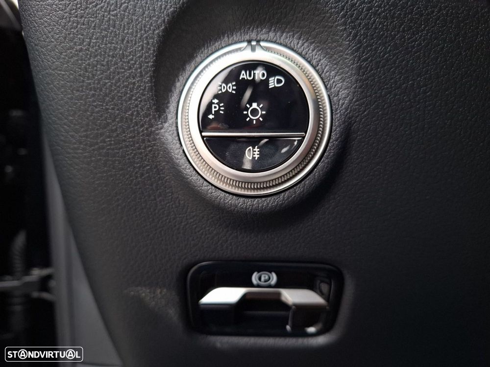 Mercedes-Benz C 300 e - 20