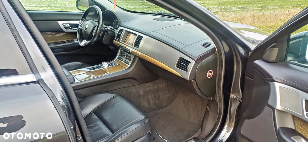 Jaguar XF - 13
