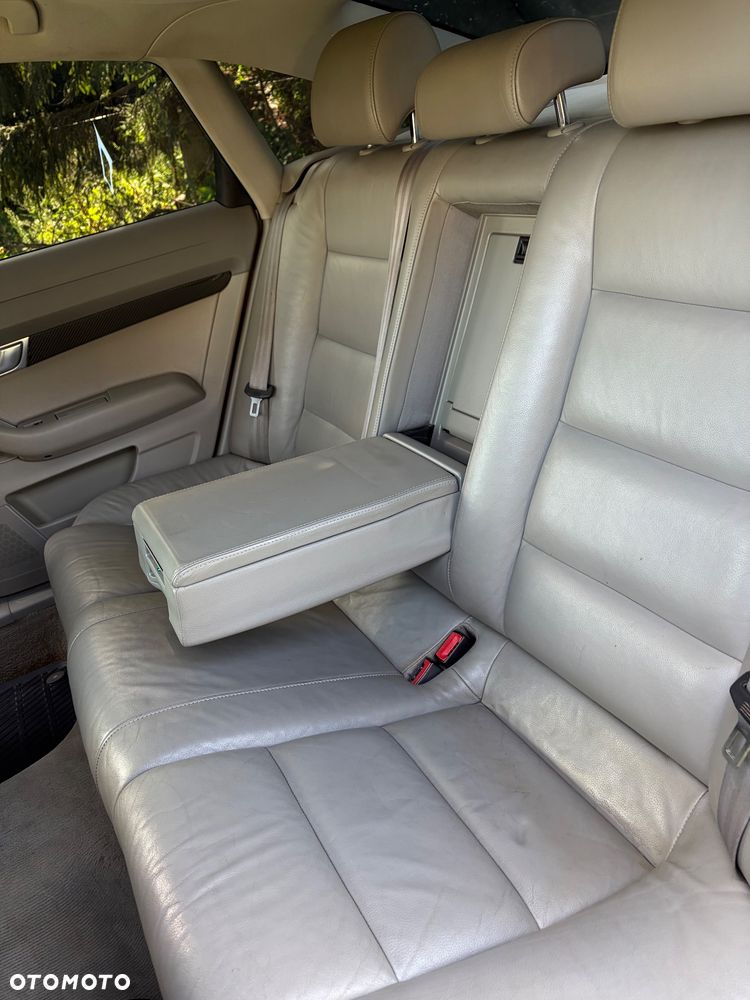 Audi A6 Limousine 2.4 - 15