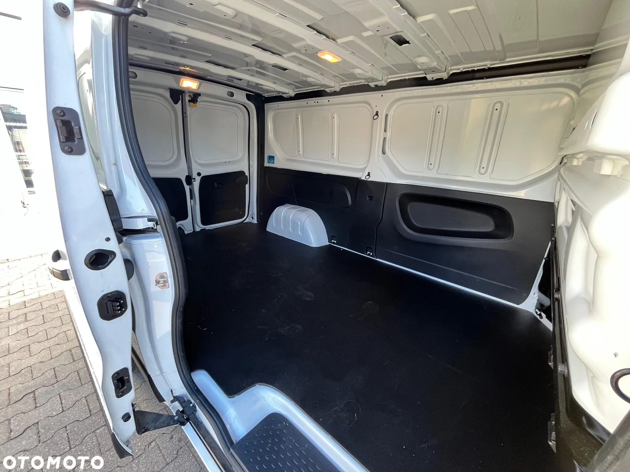Renault Trafic - 21