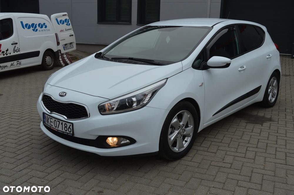 Kia Ceed 2013 photo 4