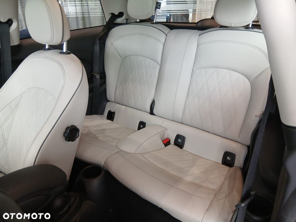 MINI Cooper SE Electric Trim - 19