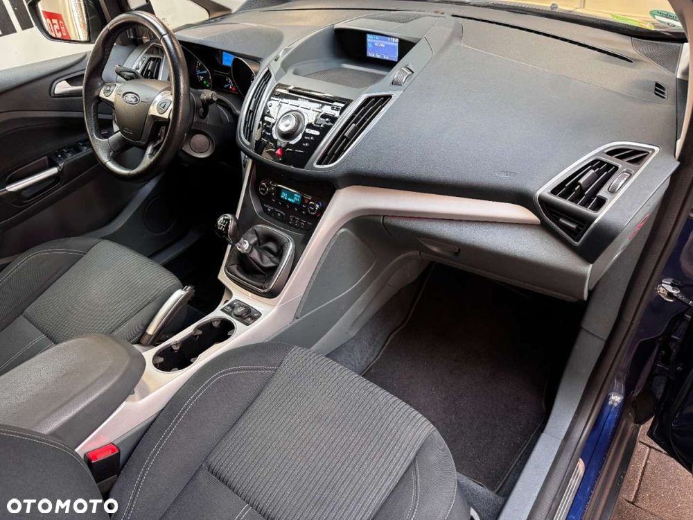 Ford Grand C-MAX - 37