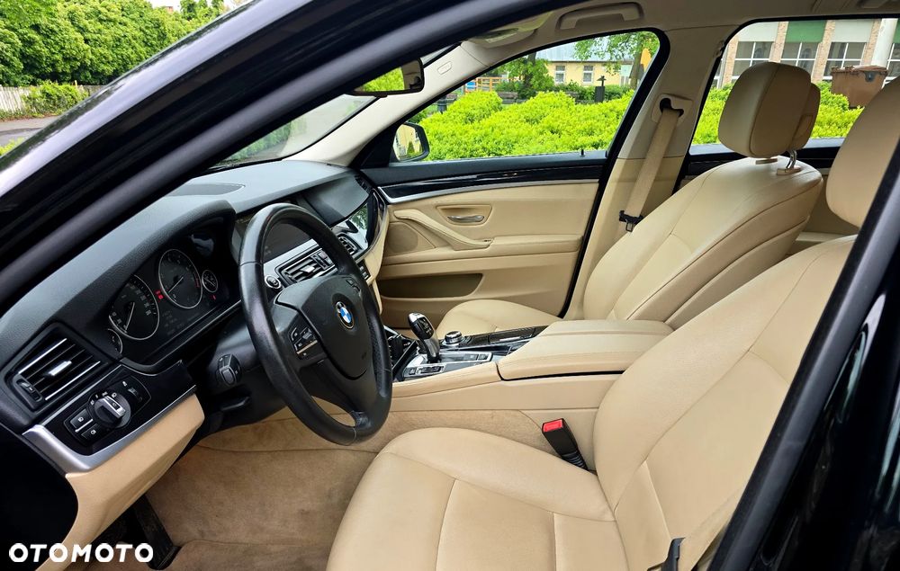 BMW Seria 5 520i Luxury Line - 15