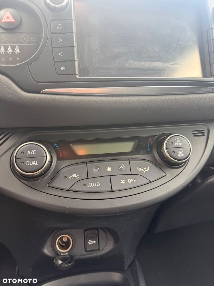 Toyota Yaris - 16
