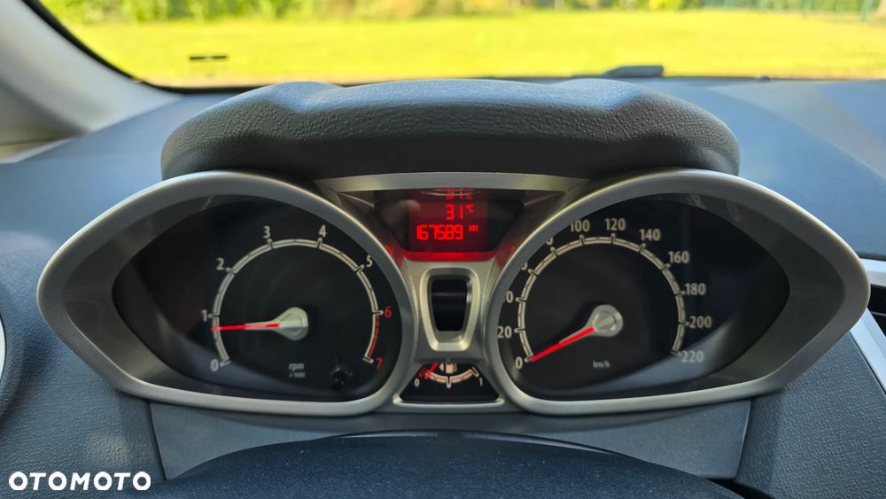 Ford Fiesta - 21
