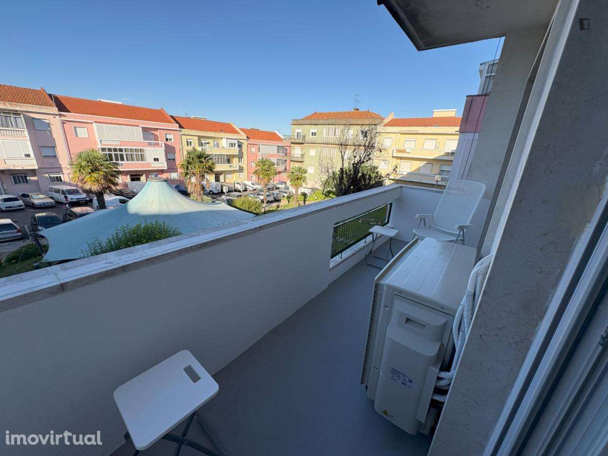 Quarto - localizado em Amadora Lisbon - Grande imagem: 5/19