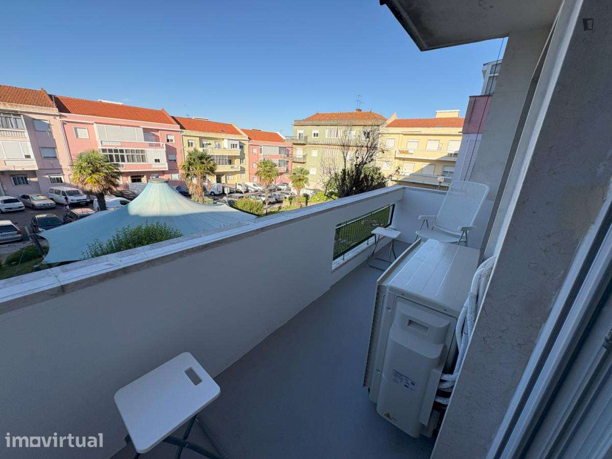 Quarto - localizado em Amadora Lisbon - Grande imagem: 5/19