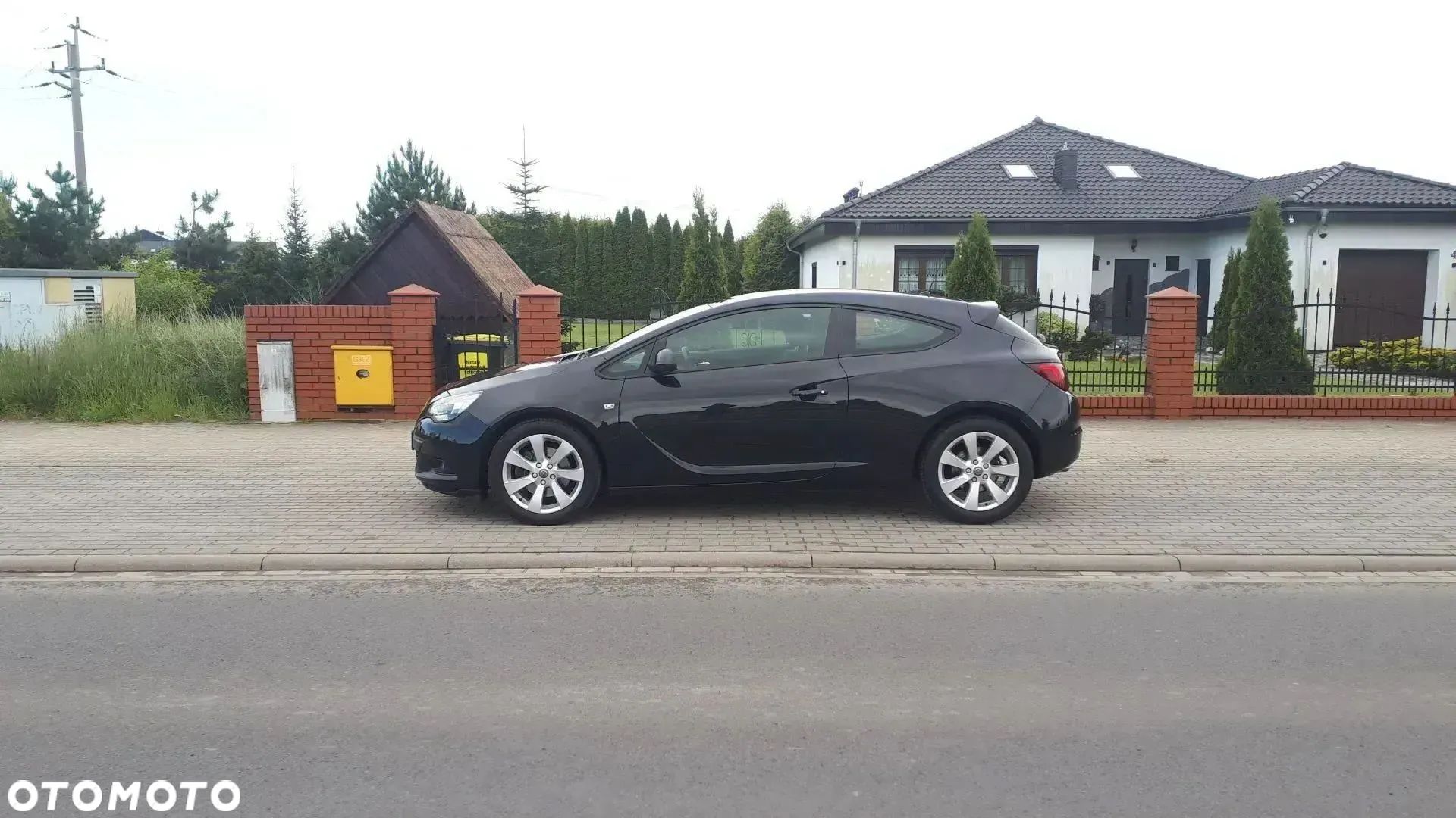 Opel Astra GTC 1.4 Turbo - 1
