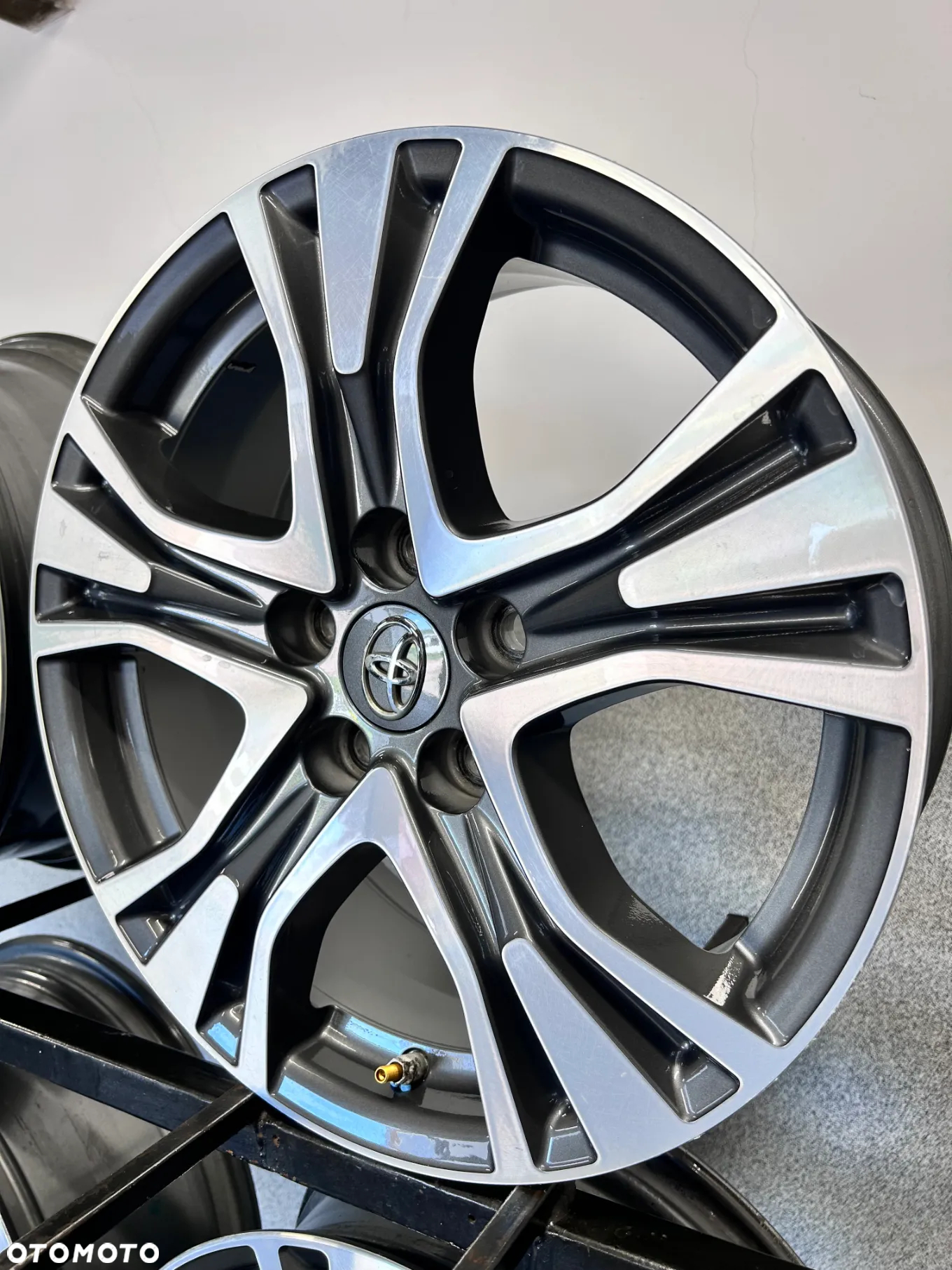 4 FELGI ALU. TOYOTA  RAV 4, AVENSIS 17'' +TPMS  7J ET39 - 7