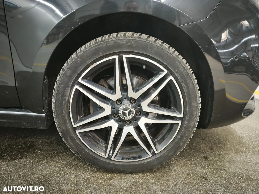 Mercedes-Benz V 300 d Extralang 4Matic 9G-TRONIC Exclusive - 9