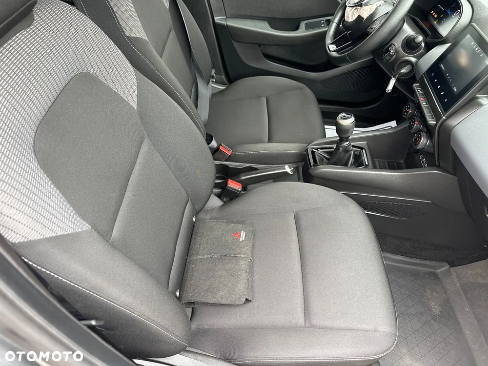 Mitsubishi Colt - 12