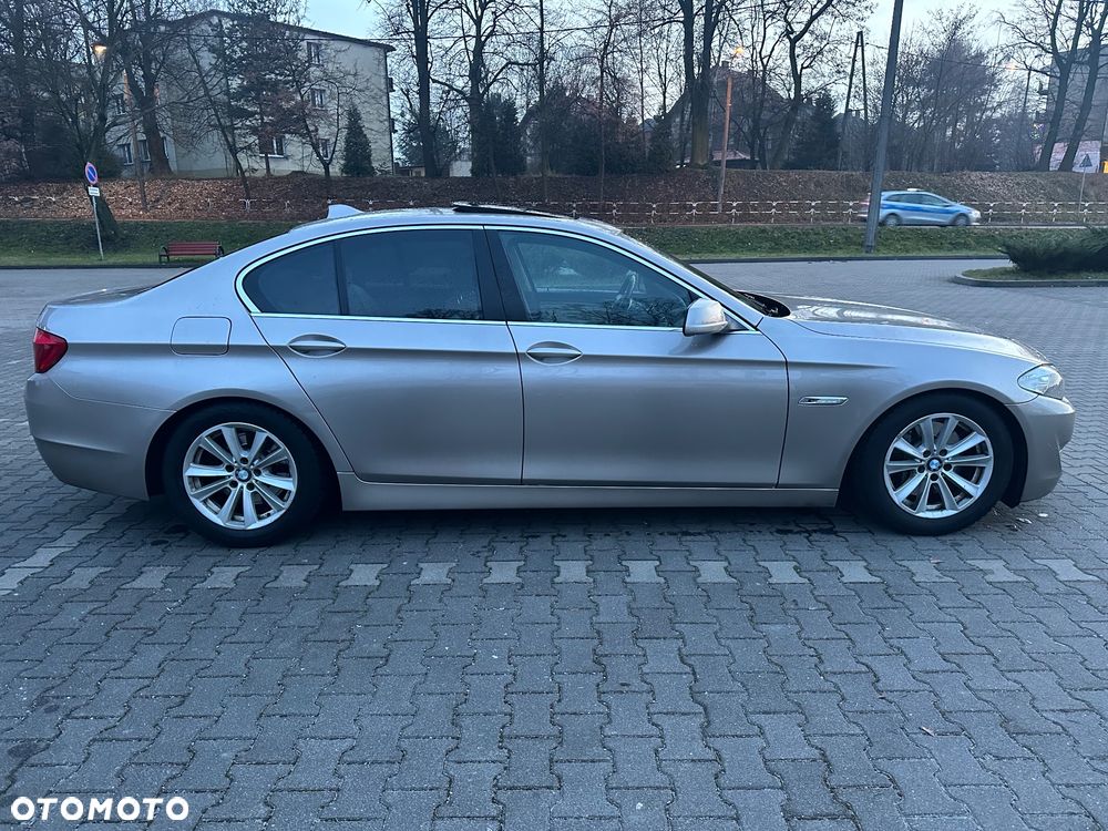 BMW Seria 5 528i Sport-Aut - 4