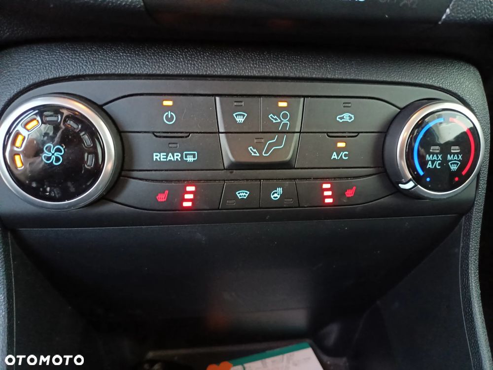 Ford Fiesta 1.1 S&S COOL&CONNECT - 17